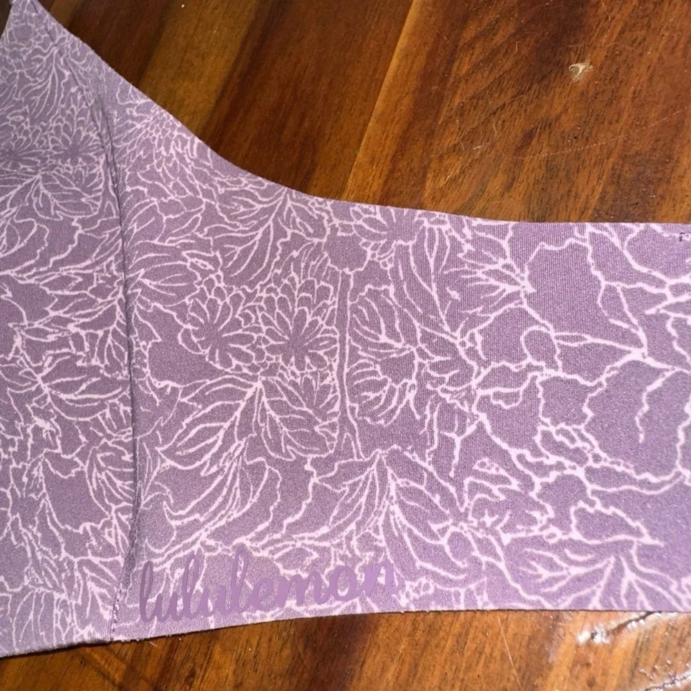 LuLuLemon Floral Lace Women's wireless Bra Purple